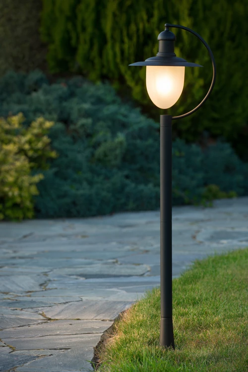 Lucide ARUBA - Lanterne / lampadaire exterieur - Ø 25 cm - 1xE27 - IP44 - Noir - ambiance 2